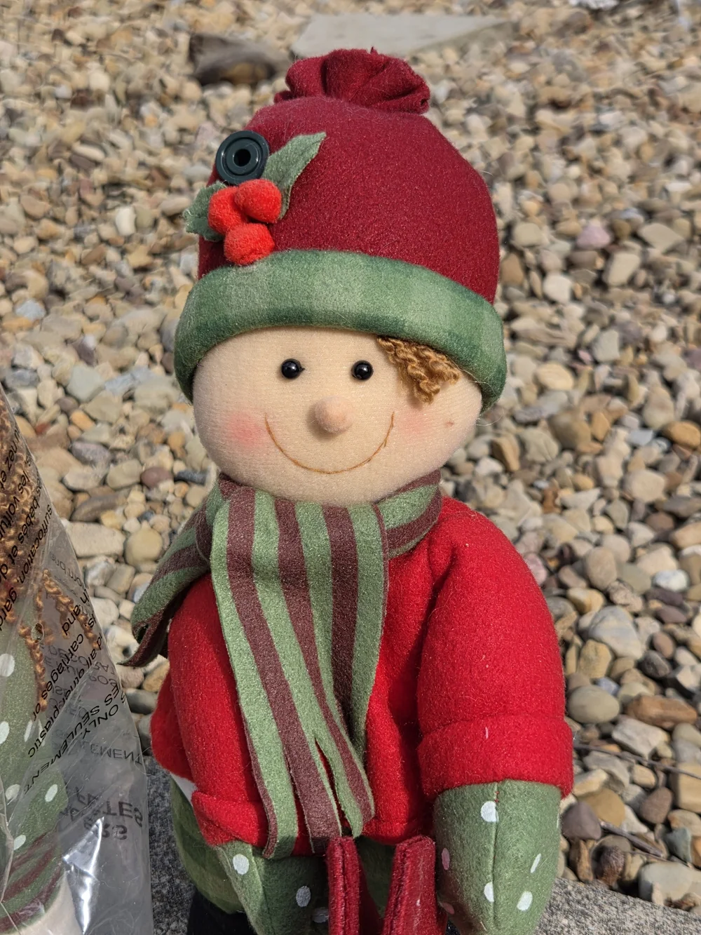 2005 Avon Holiday Christmas Carolers Boy & Girl Motion Activated Singing Dolls